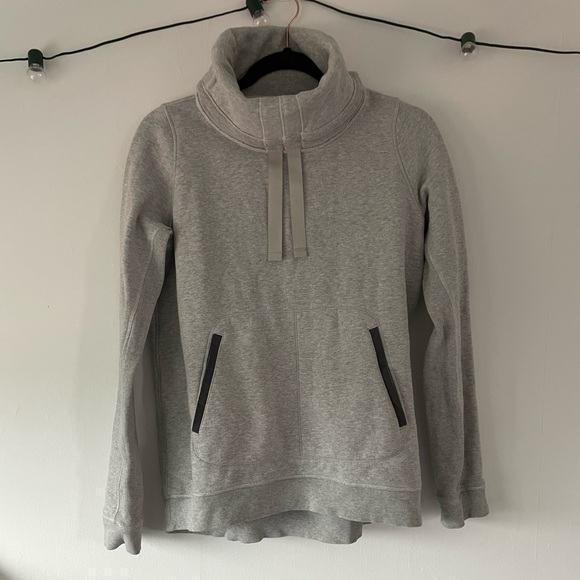 Lululemon Avenue Pullover in Heathered Light Grey / Soot Light - Picture 2 of 16